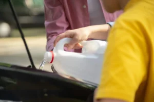 Liquide de refroidissement : pourquoi mélanger G12, G12++ et universel détruit votre moteur