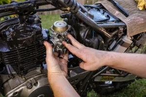 Carburateur qui noie : 5 réglages indispensables pour éviter la panne