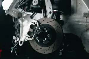 Disques de frein perforés : la sécurité indispensable pour votre voiture ?