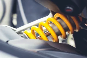 Ressorts courts ou combinés filetés : lequel choisir pour votre suspension ?